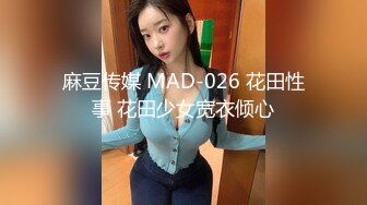 约了一个女神级清秀小美女，精致容颜娇小迷人，扛起美腿对准饱满逼逼啪啪