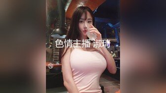 [MP4/ 2.1G] 今日推荐烈焰红唇完美颜值甜美小姐姐3P淫乱，异域风情跪着深喉交