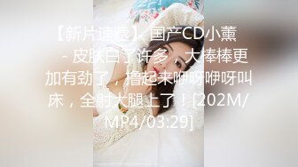 大奶子骚少妇出来偷情，在宾馆被精壮小哥打桩式爆草抽插，各种体位玩弄揉捏骚奶子浪叫不断，掰开骚逼看特写