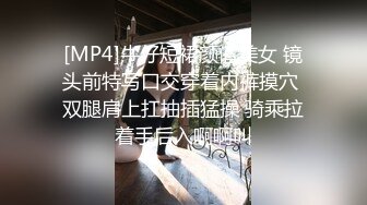 长发高颜值妹子，全裸道具自慰，手指掰开阴唇按摩刺激阴蒂，直播洗澡