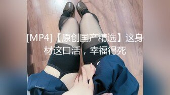 医院女厕全景偷拍 牛仔裤短发美女针孔般的逼洞