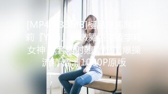 三个漂亮的姐妹花，全程露脸年轻粉嫩无毛逼，比男人更懂女人，玩的好骚吃奶舔逼道具抽插，互相爆草喷水一米